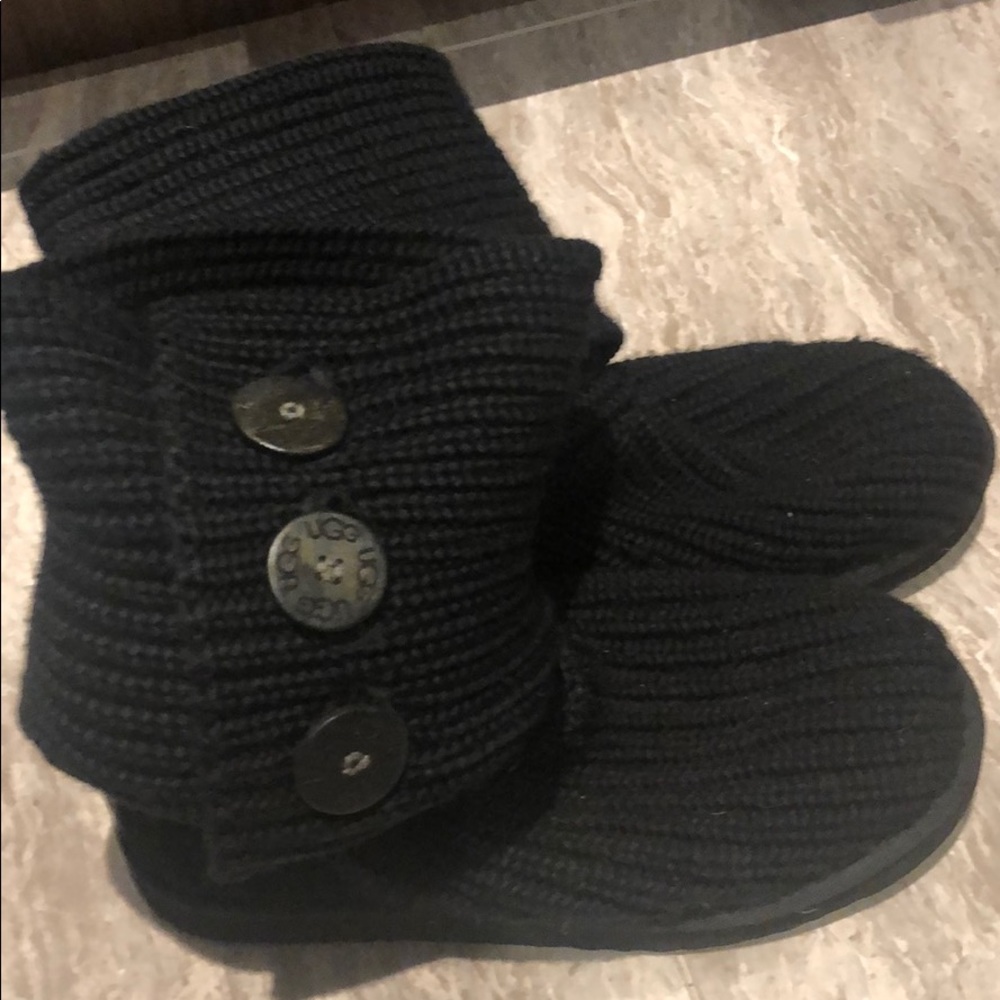 Black classic Cardy UGG boots
